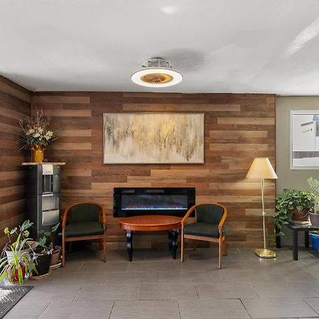 Americas Best Value Inn - Lincoln Airport Экстерьер фото