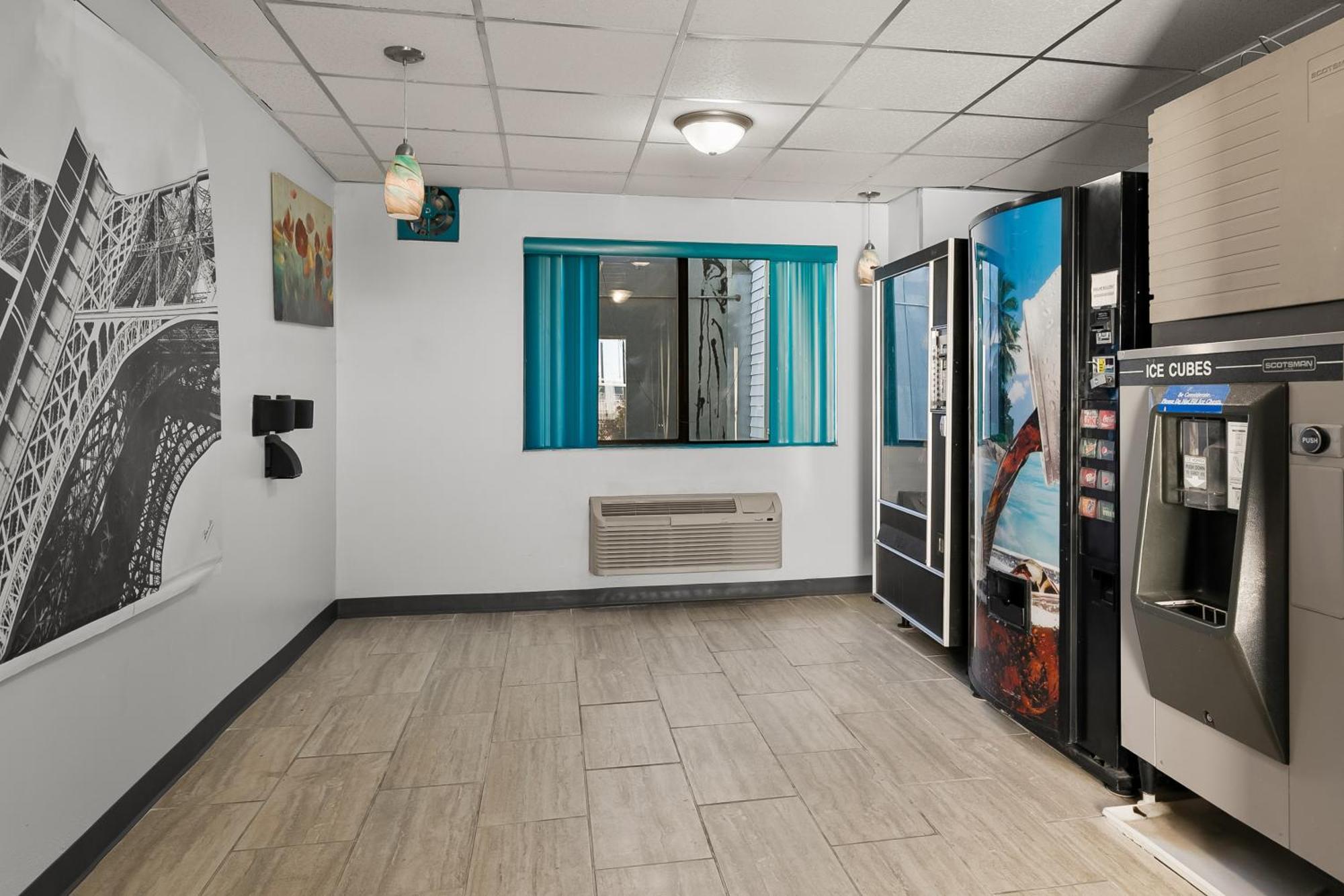 Americas Best Value Inn - Lincoln Airport Экстерьер фото